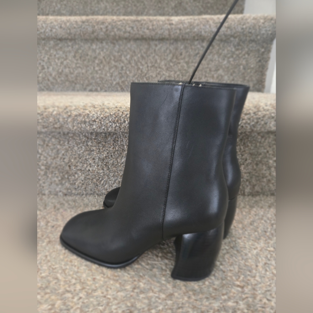 Michael Michael Kors Leather Women's Maude Bootie Fashion Boots Black New 3" - Picture 5 of 9
